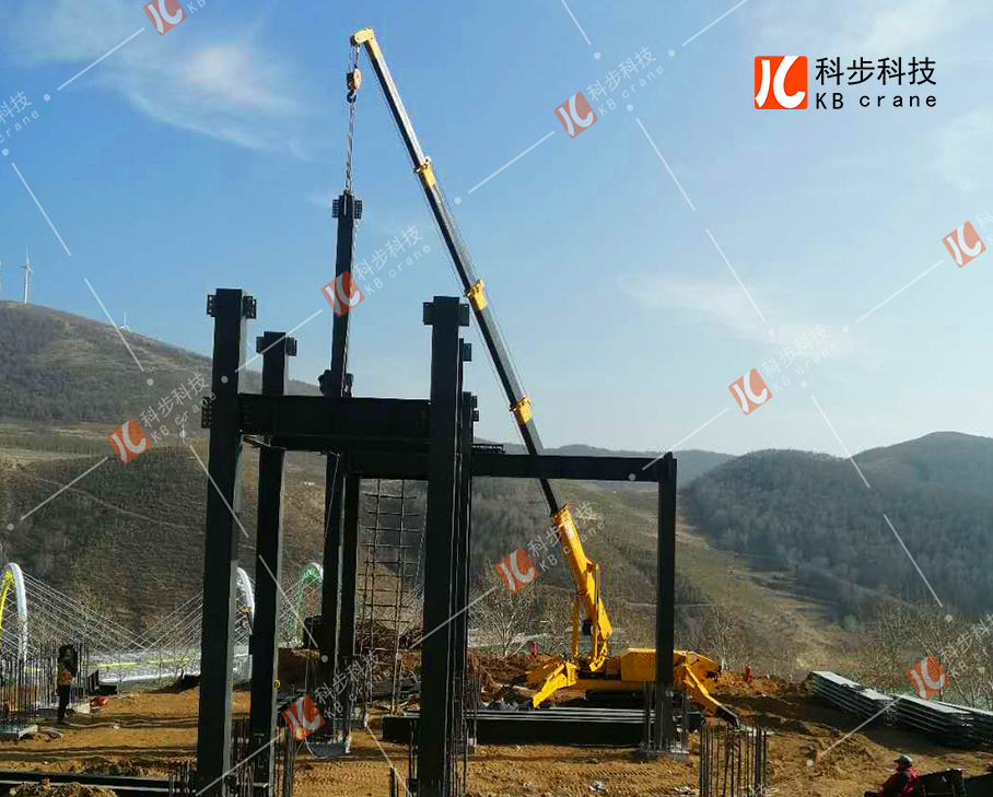 看科步蜘蛛起重機(jī)如何為城市建設(shè)助力