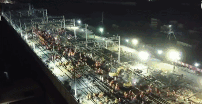 中國(guó)工人9小時(shí)改造火車(chē)站 西方網(wǎng)友又炸鍋了!