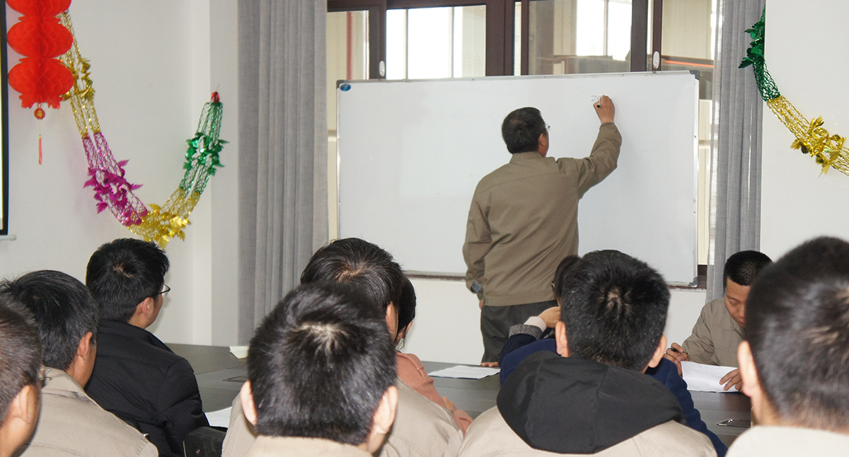 科步科技總經理李建國進行重要講話